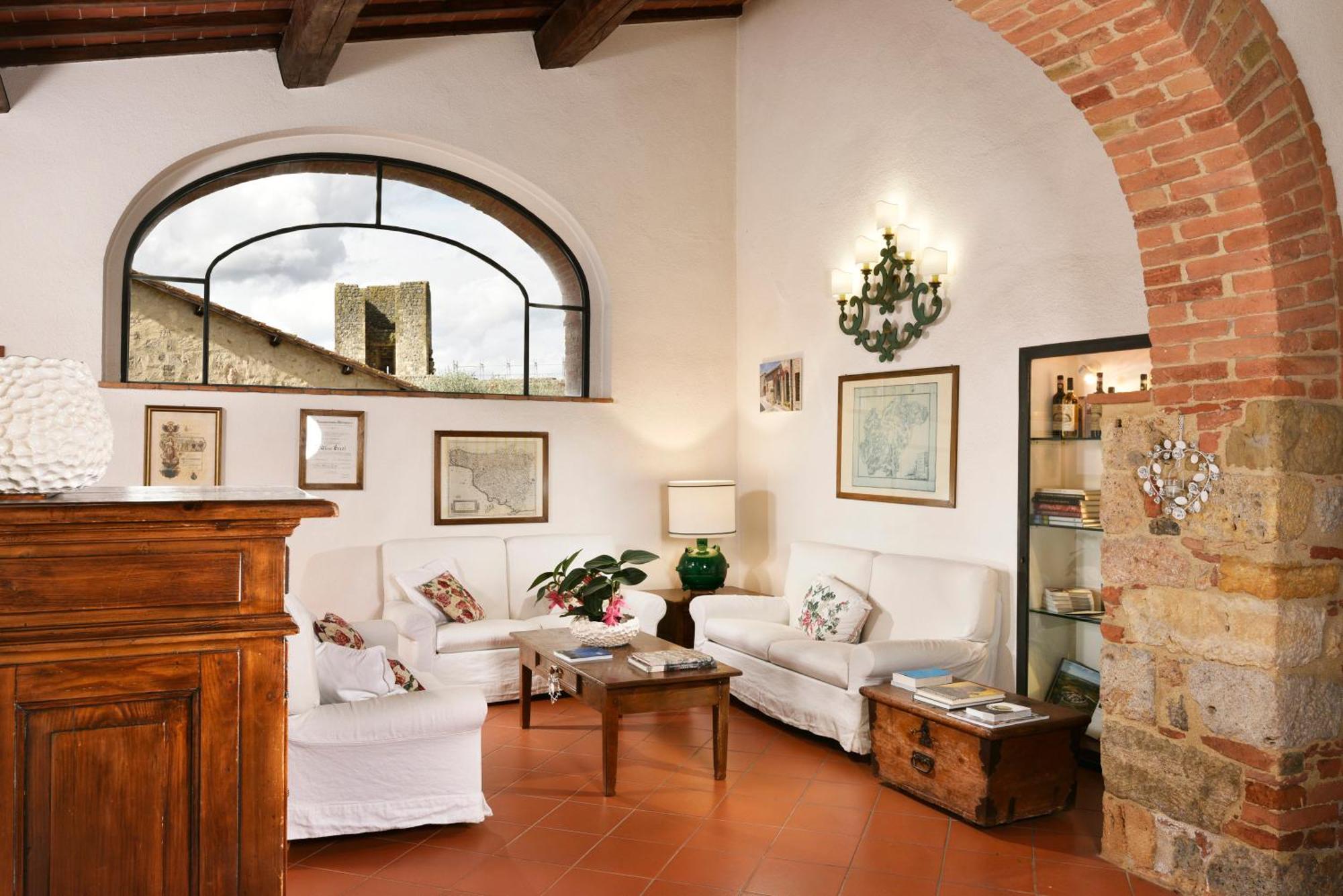 Hotel Monteriggioni Exterior photo