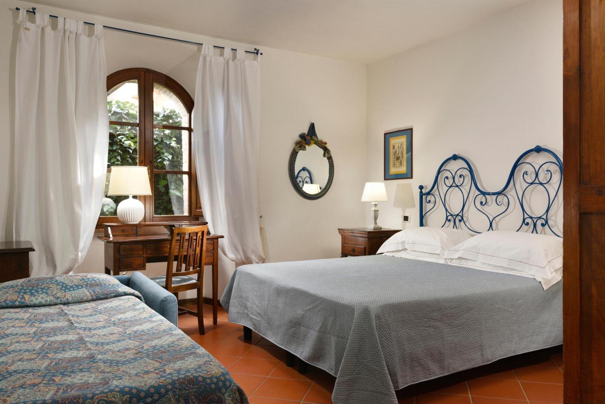Hotel Monteriggioni Exterior photo